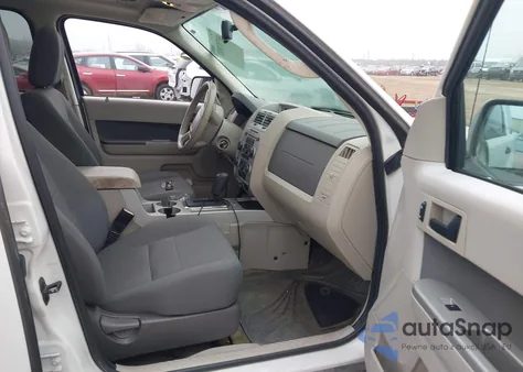 2009 Ford Escape Xlt z USA, uszkodzony, nr VIN 1FMCU03729KB26884